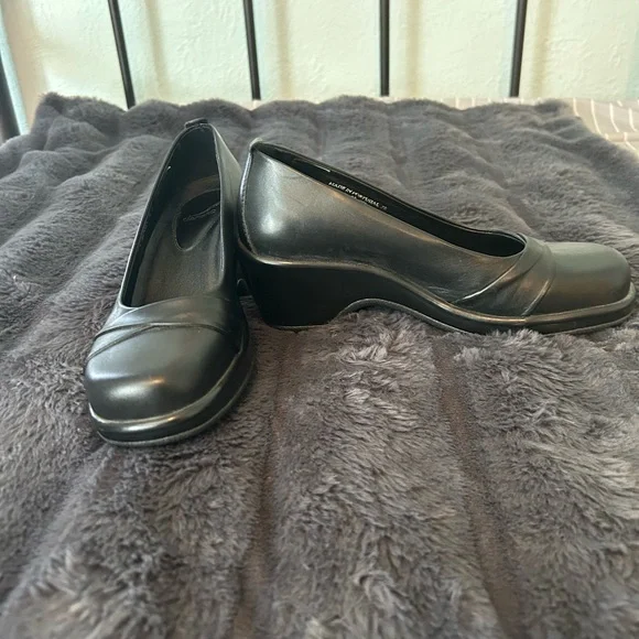 Dansko Black Leather Heels Size 38 - Picture 6 of 8